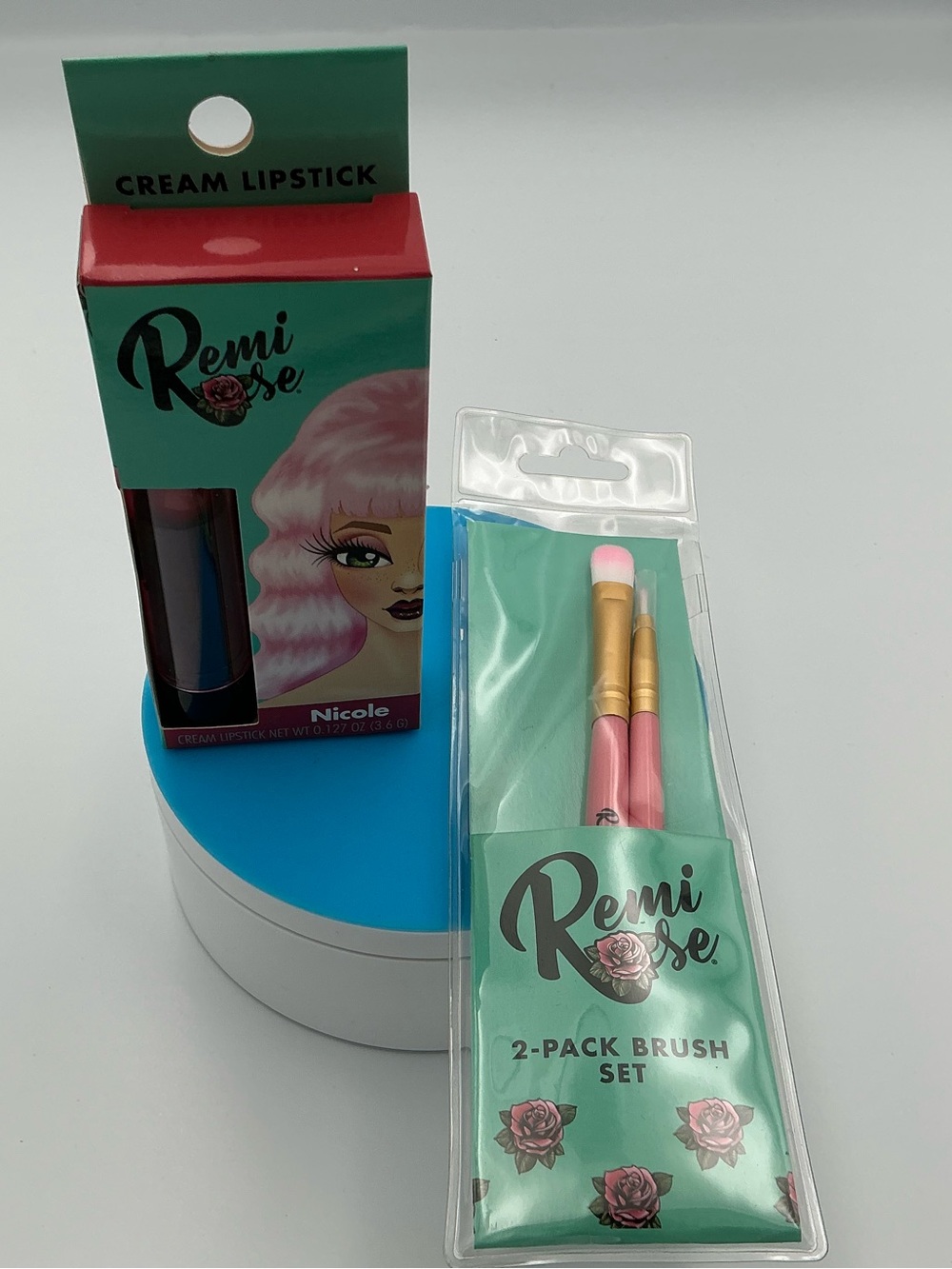 Cream Lipstick in Pink - Nicole